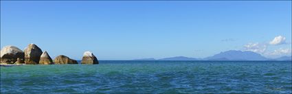 View to Hinchinbrook Island - QLD (PBH4 00 14666)